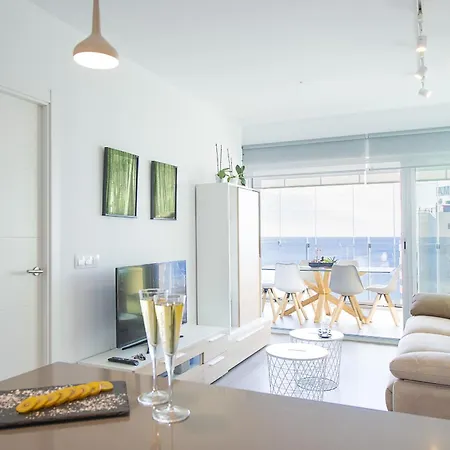 Natsu - Plusholidays *