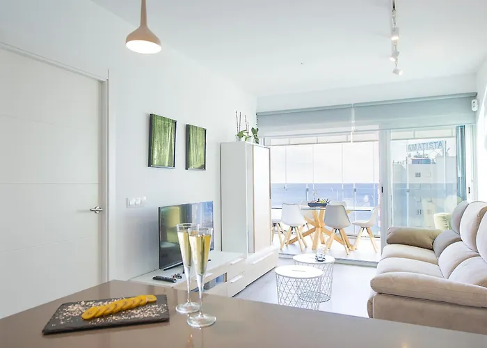 Natsu - Plusholidays *